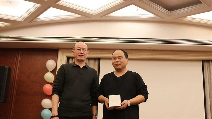 勇毅進(jìn)取，順風(fēng)飛揚(yáng) | 2023年 藍(lán)鵬測控年會  幸運(yùn)抽獎 一等獎 華為手表